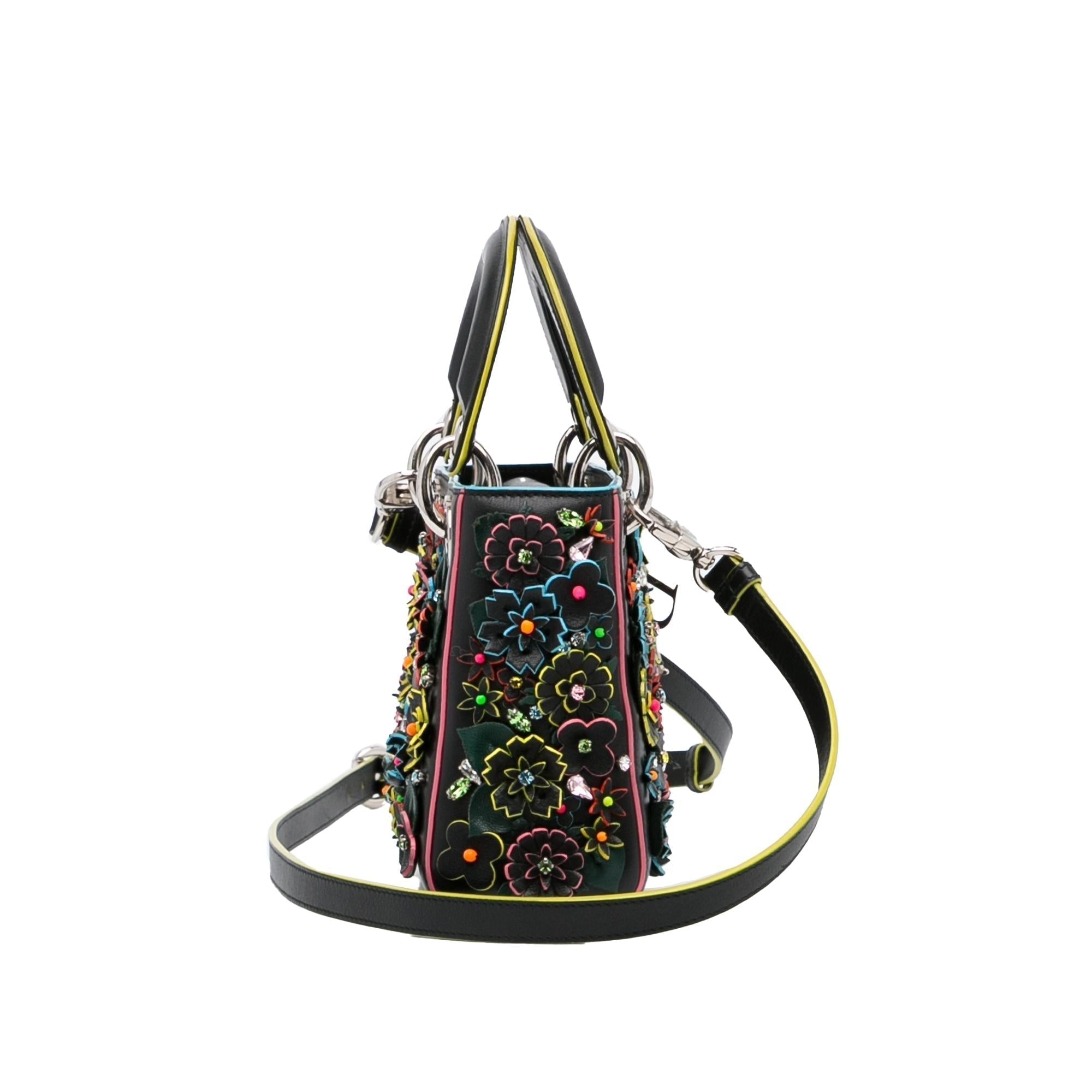 Dior Dior Flower Embroidered Bag (SHG-CjtZbT)
