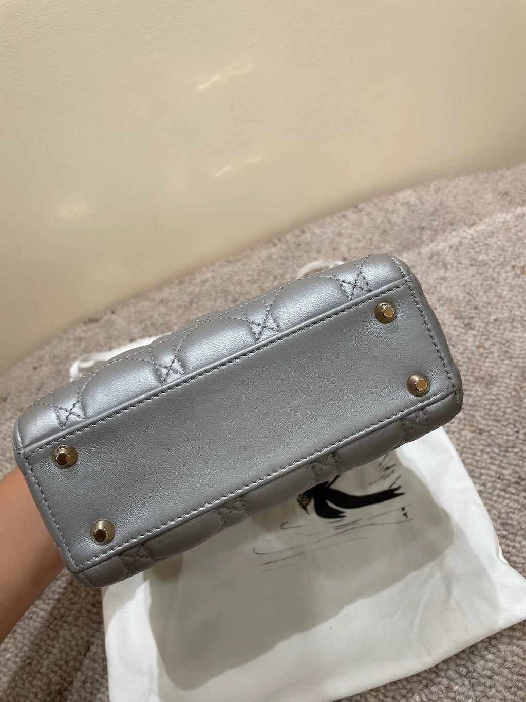 150626-bag-9 Dior three-panel pearlescent gray