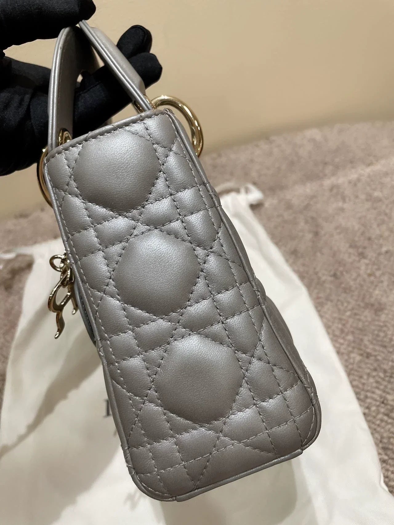 150626-bag-9 Dior three-panel pearlescent gray