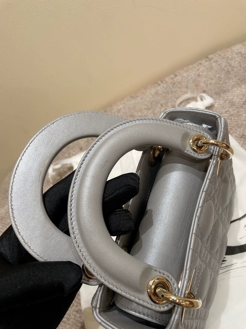 150626-bag-9 Dior three-panel pearlescent gray